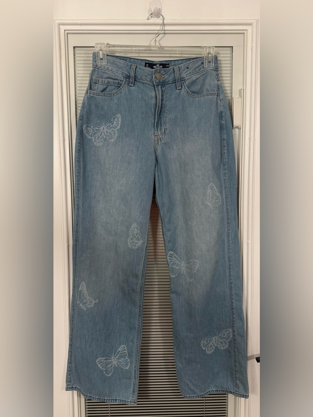 Hollister Ultra High Rise Baggy Jeans Women’s 4 Butterfly Print Wide Leg